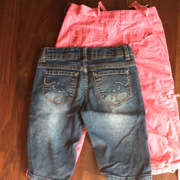 Old Navy sz 7 capris and Squeeze sz 7 denim capris - Picture 2 of 5